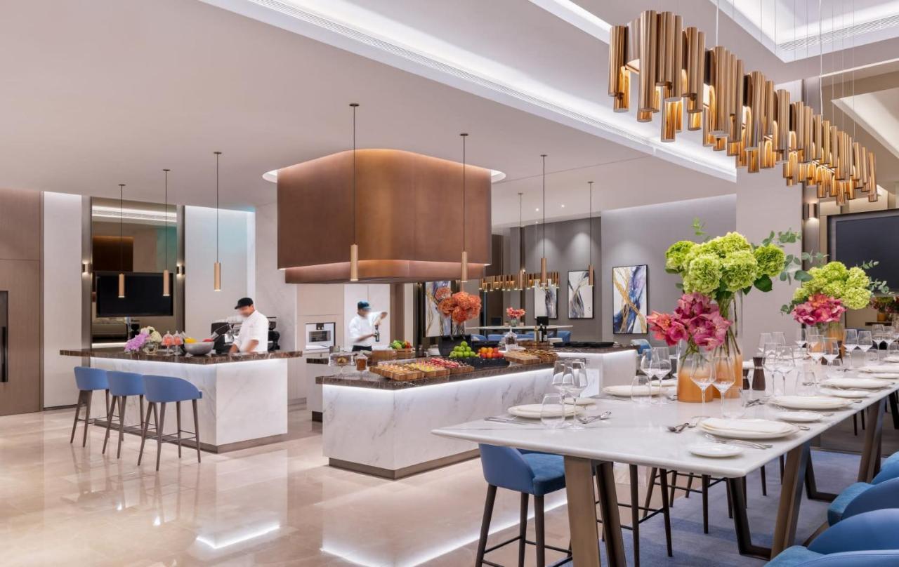 Frank Porter - The Address Jbr Dubai